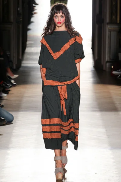 Look 25